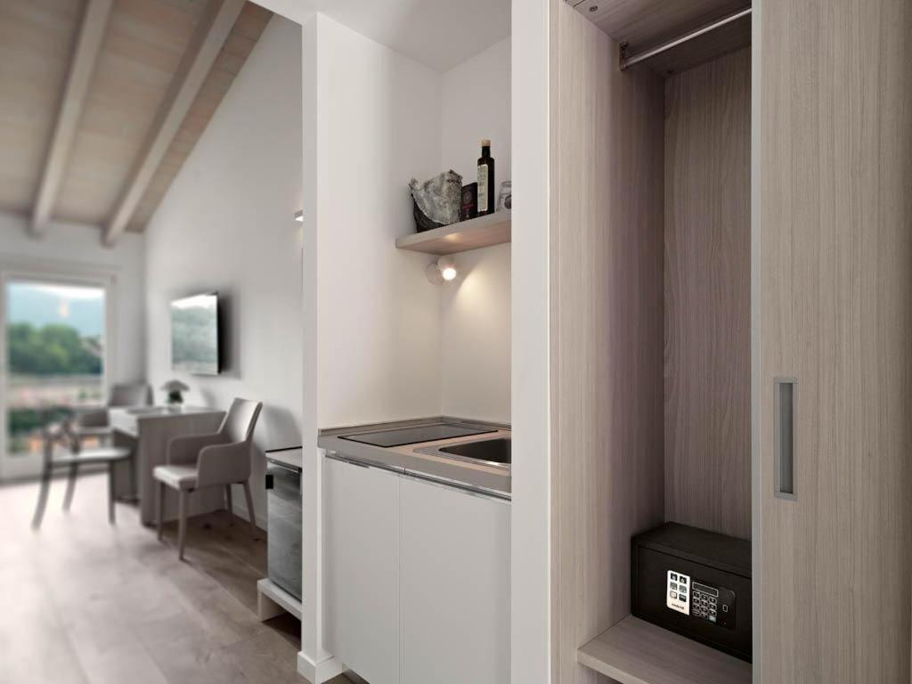 Residence Caffe Maya Maslianico Zewnętrze zdjęcie