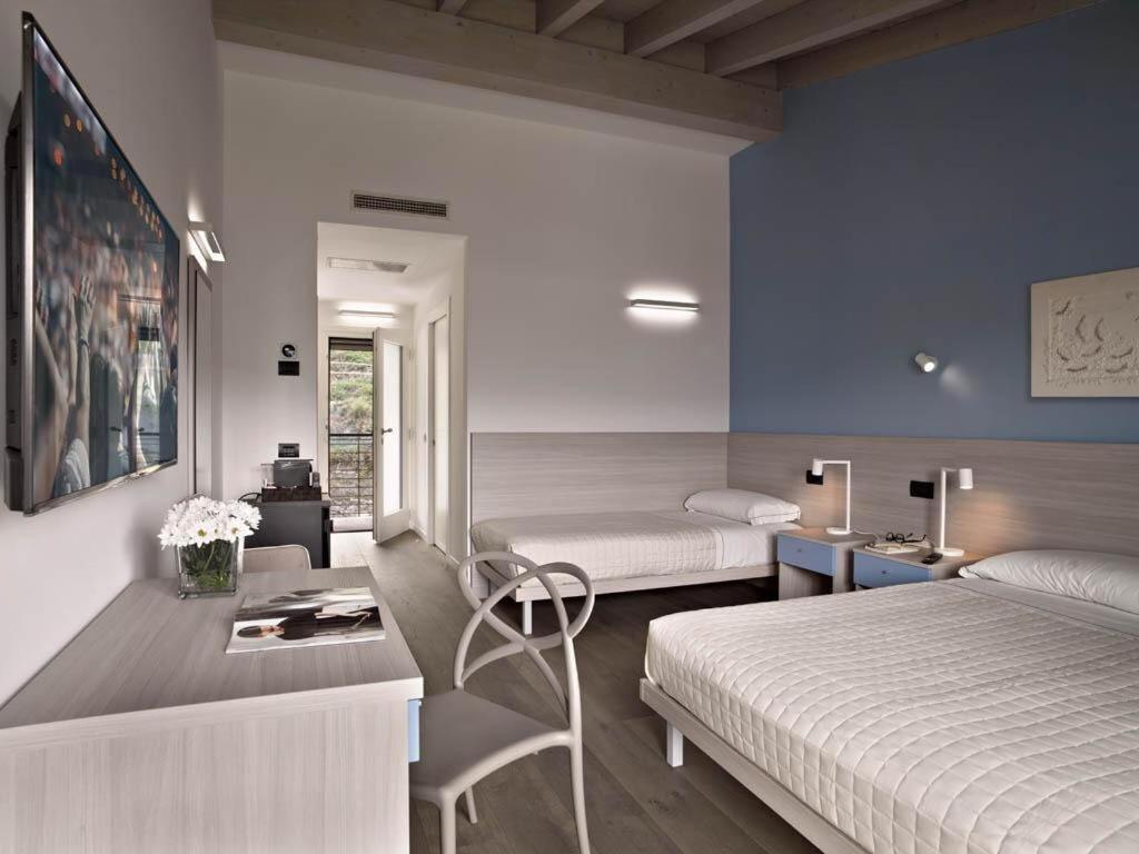 Residence Caffe Maya Maslianico Zewnętrze zdjęcie