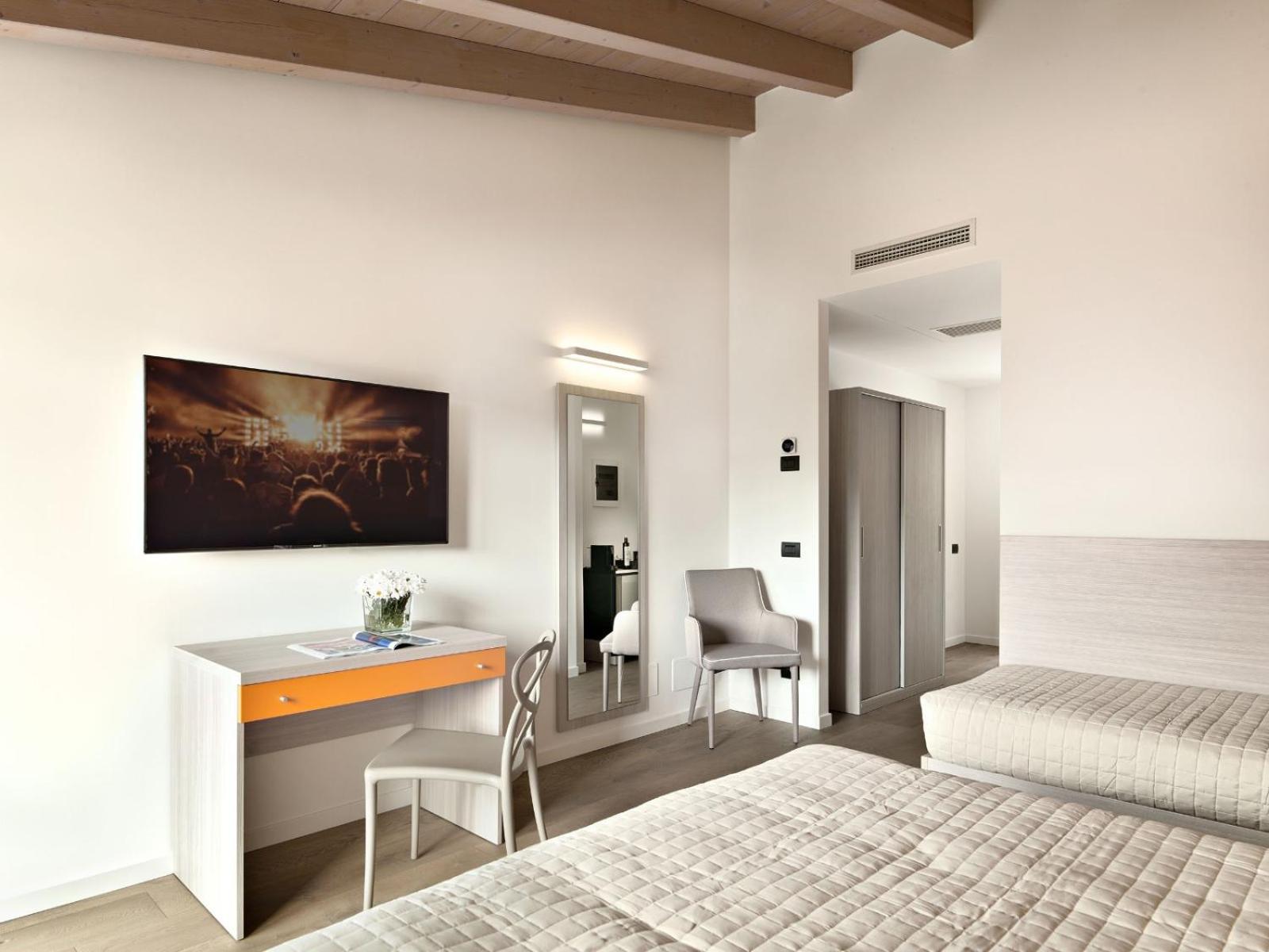 Residence Caffe Maya Maslianico Zewnętrze zdjęcie