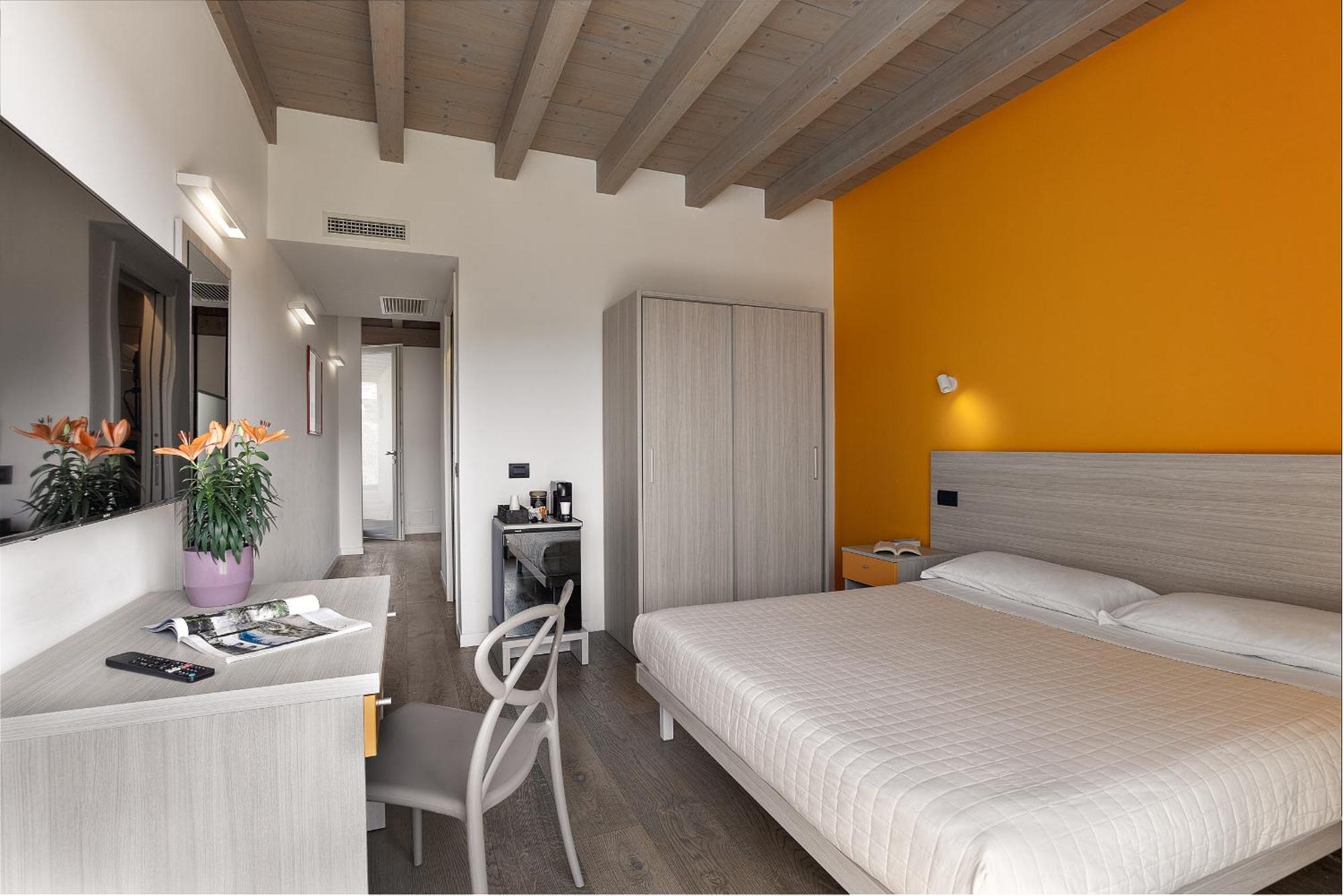 Residence Caffe Maya Maslianico Zewnętrze zdjęcie